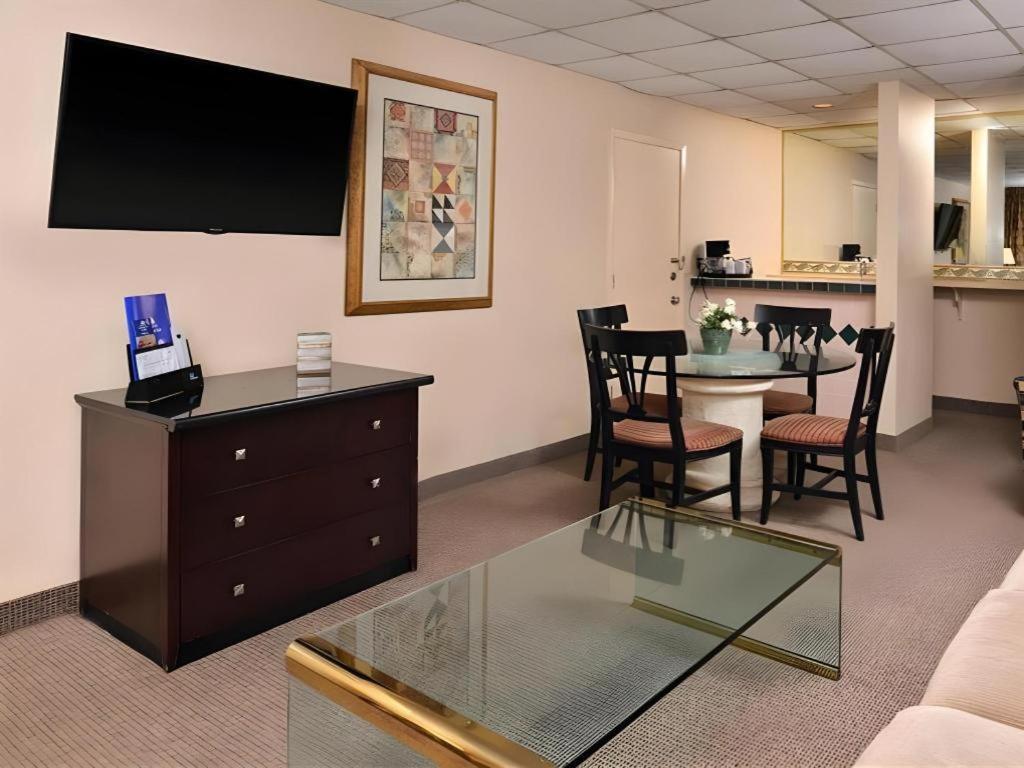Americas Best Value Inn & Suites Victoria Dış mekan fotoğraf