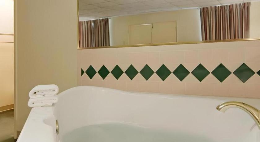Americas Best Value Inn & Suites Victoria Dış mekan fotoğraf